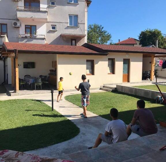 Студио Стандарт с Террасой, Guest House Zornica In Obzor