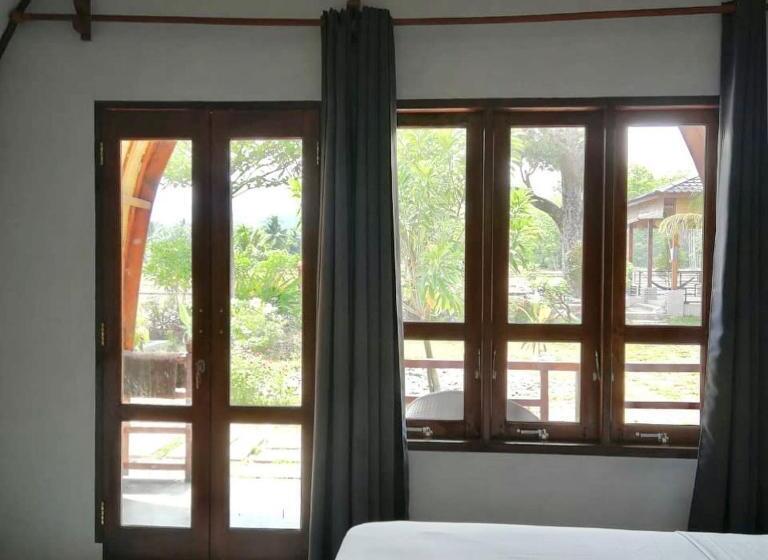 Bungalow Deluxe, Gino S Place   Guest House & Jungle Trekking