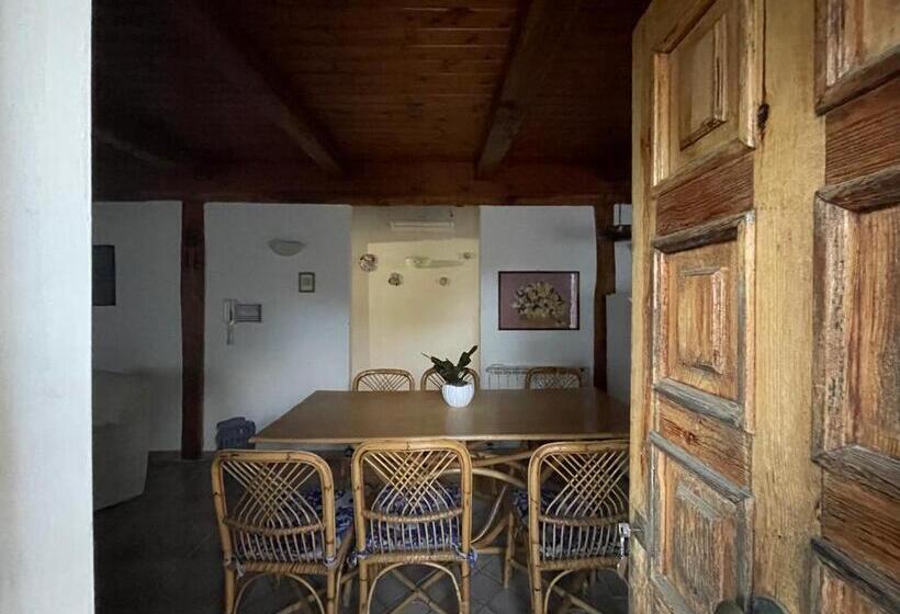 Апартаменты 1 Спальня Вид на Сад, Villa Paonessa