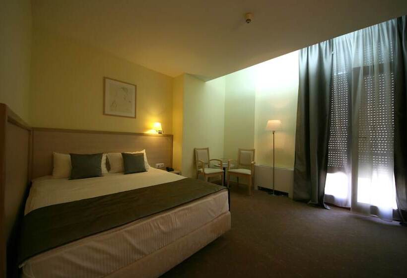 اتاق استاندارد یک نفره, Savoy