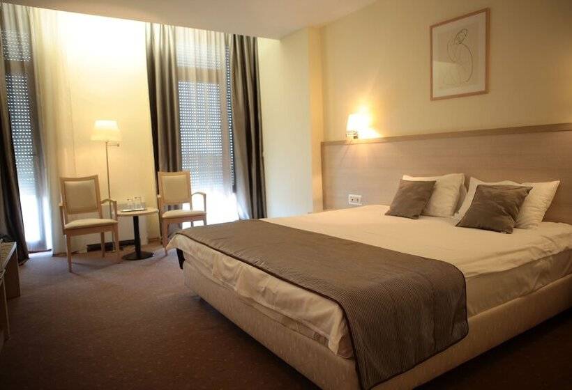 اتاق استاندارد, Savoy
