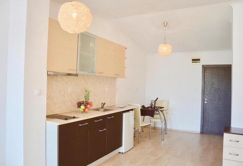 Студия Стандарт, Rainbow 1 Holiday Complex