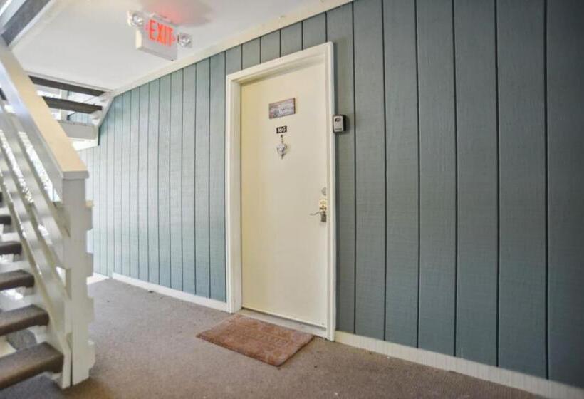 Апартаменты 2 Спальни, 5 Stars Peaceful Condo   7 Min Walk To The Beach