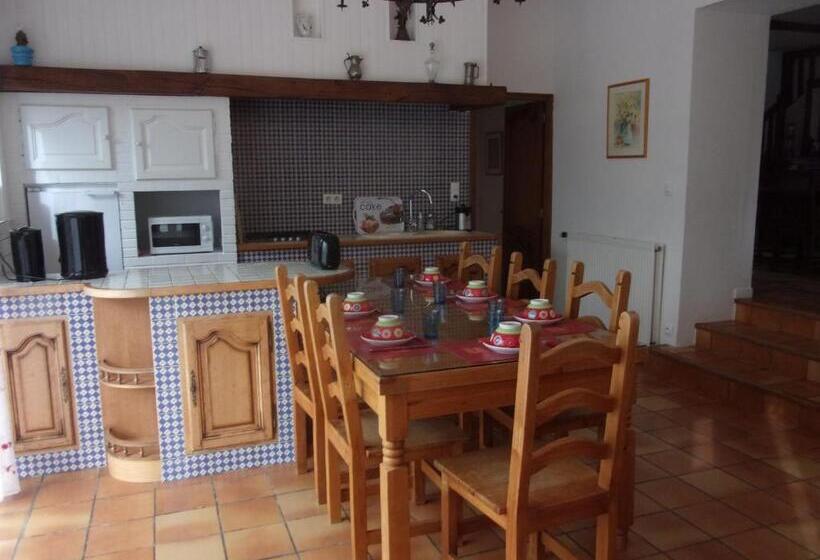 Вилла с 1 спальней и бассейном, Cheztitoine
