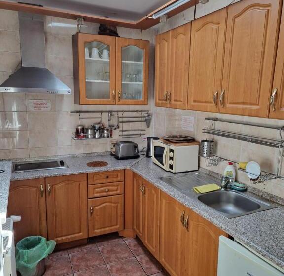 Quarto Estandar, Vila Sara