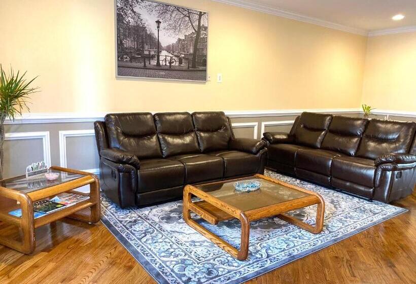 חדר סטנדרט עם מרפסת, Alina & Fanny   Philadelphia 1210 Mt Vernon St