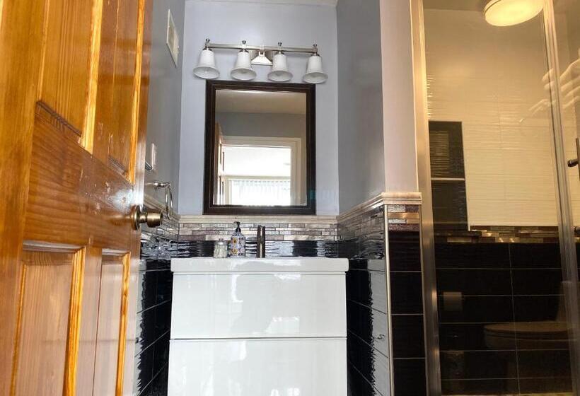 חדר סטנדרט עם מרפסת, Alina & Fanny   Philadelphia 1210 Mt Vernon St