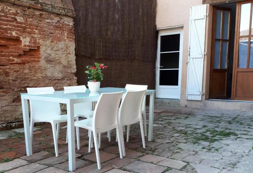اتاق استاندارد با چشم‌انداز باغ, Auberge Des Chemins