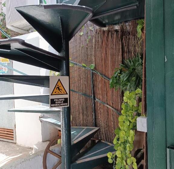 آپارتمان 1 خوابه با تراس, B&b And Apartments El Charco Azul