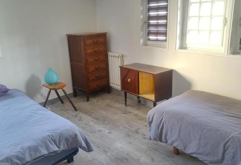 Апартаменты 3 Спальни, Hostel Du Lapin Blanc