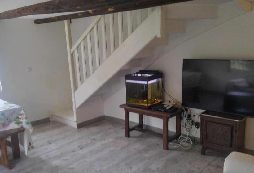 Апартаменты 3 Спальни, Hostel Du Lapin Blanc