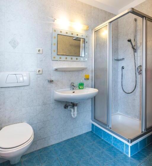 Номер Стандарт, Moserhof