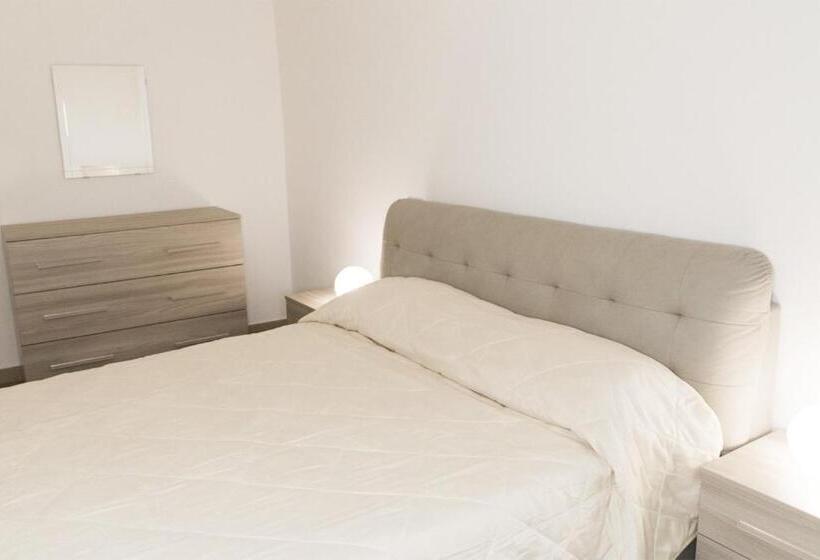 اتاق استاندارد چهار تخته, B&b Teate
