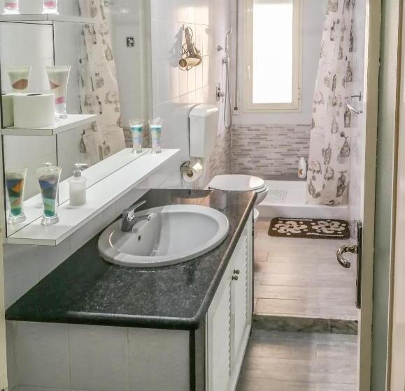 Standard room with outdoor bath, Metro Guest House