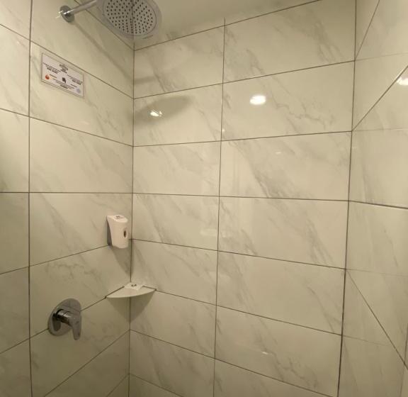 스위트, Zone Hotels, Telok Panglima Garang