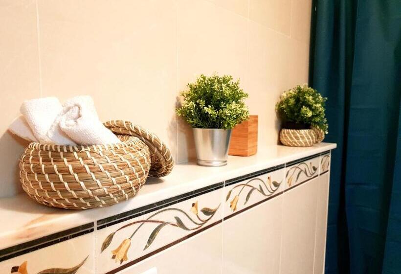 豪华套房, Downtown Guest House