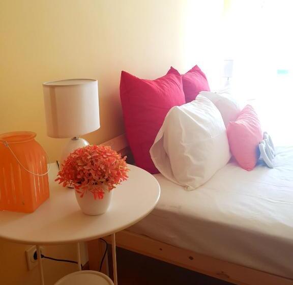标准间带露台, Downtown Guest House