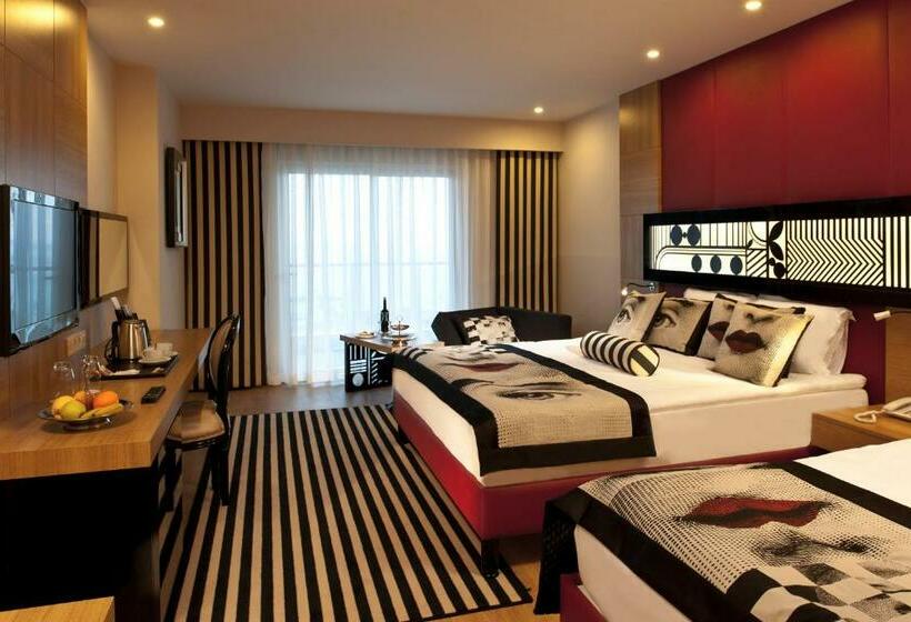 Familienzimmer, Delphin Imperial Lara