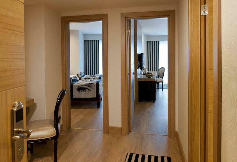 Family Room, Delphin Imperial Lara
