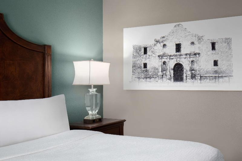 Suite Llit King, Embassy Suites San Antonio Riverwalk Downtown