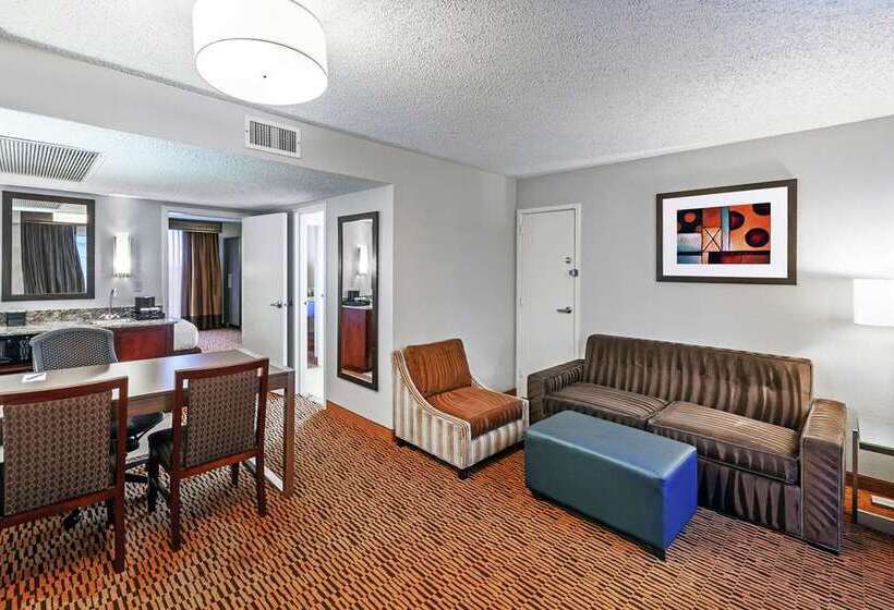 Suite 2 Dormitoris, Embassy Suites San Antonio Riverwalk Downtown
