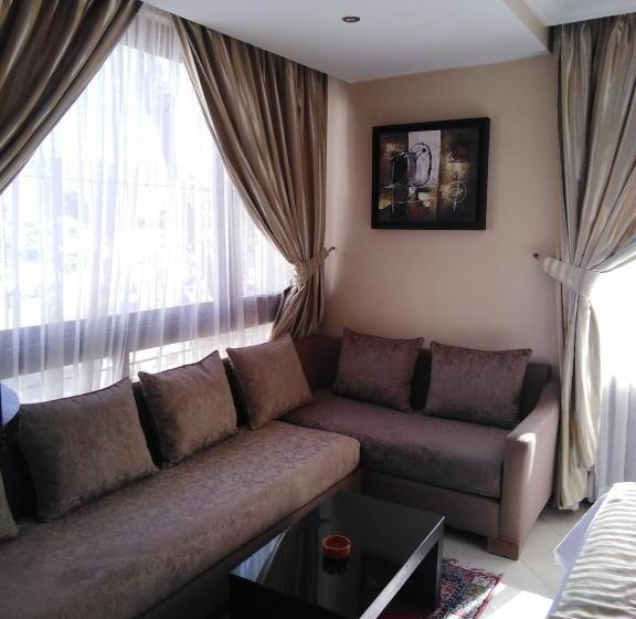 Студио Стандарт с Балконом, Suite Hotel Tilila