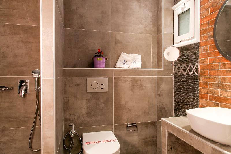 Студия Deluxe, Royal Hotel And Suites