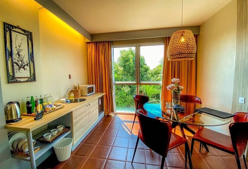 اتاق اجرایی سه نفره, Sino House Phuket Hotel   Sha Plus