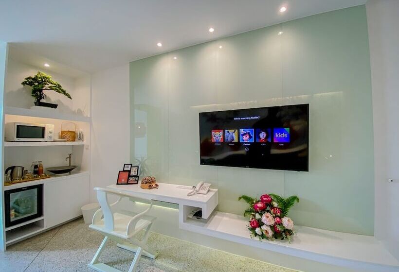اتاق چهارنفره مدیریتی, Sino House Phuket Hotel   Sha Plus