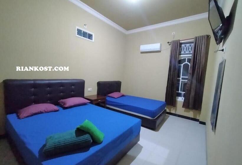 Familjerum, Rian Kost   Hotel Penginapan Murah Pusat Kota Palembang