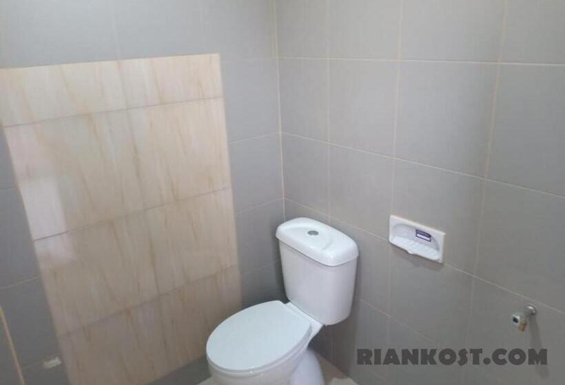 Standard Enkelrum, Rian Kost   Hotel Penginapan Murah Pusat Kota Palembang