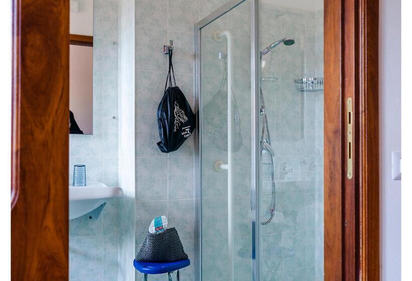 اتاق استاندارد یک نفره, Monastero Santa Chiara Guest House