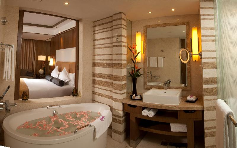 سوییت, Crowne Plaza New Delhi Okhla, An Ihg