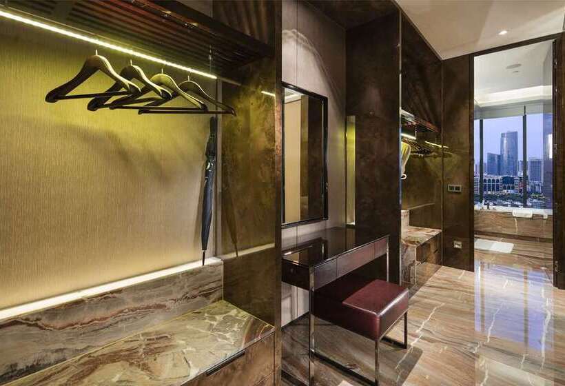 Полулюкс, Hilton Guangzhou Tianhe