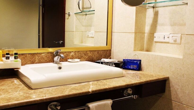 اتاق لوکس, Skycity Hotel Gurgaon