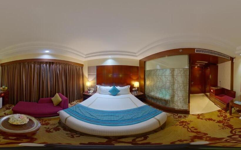 اتاق لوکس, Skycity Hotel Gurgaon