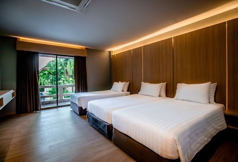 디럭스 트리플 룸, Thanthip Beach Resort Patong
