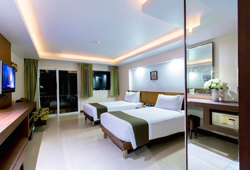 디럭스 룸, Thanthip Beach Resort Patong