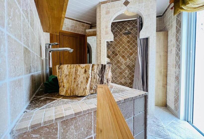 带1个卧室的带阳台的公寓, Le Mas Des Mathes, Chambres D Hôtes, Studios