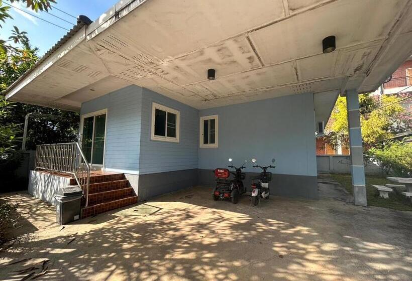 خانه 3 خوابه, Uthaithani Resort
