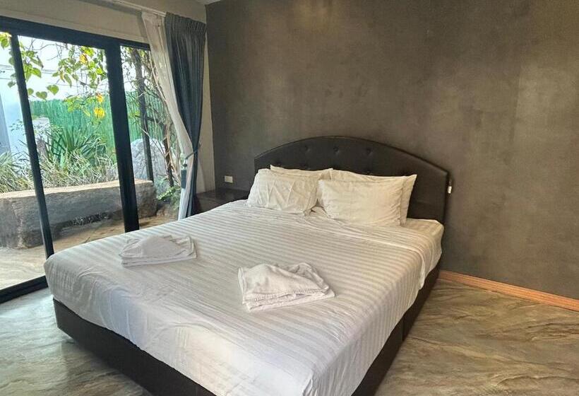 스탠다드 룸 가든 전망, Uthaithani Resort