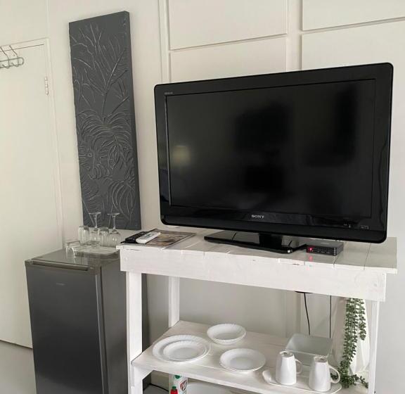 Номер Стандарт, White River B & B