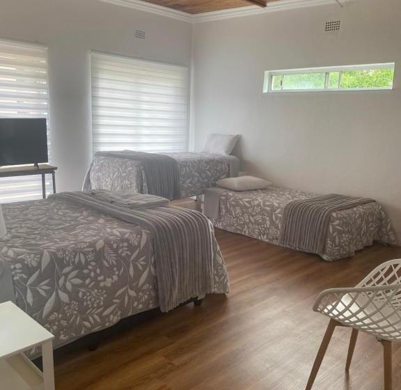 Семейный Номер, White River B & B
