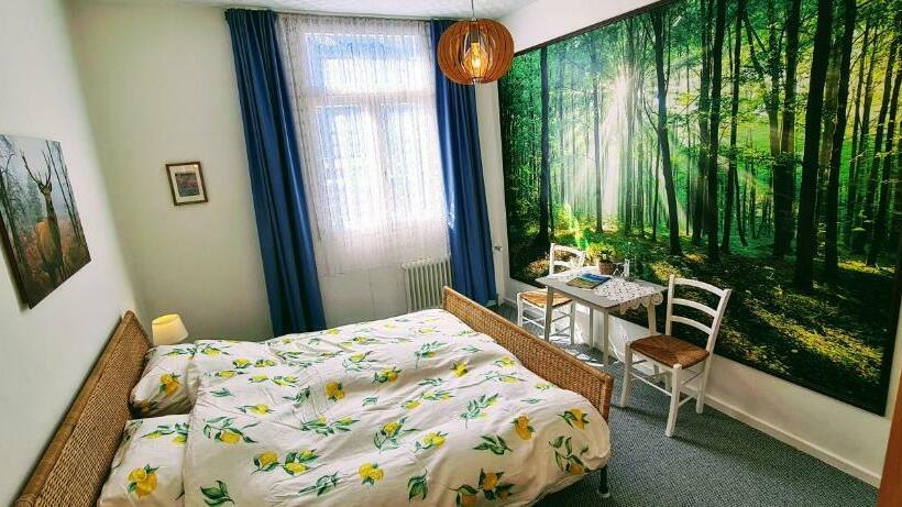 Номер Стандарт, Hostel Burg Hausen