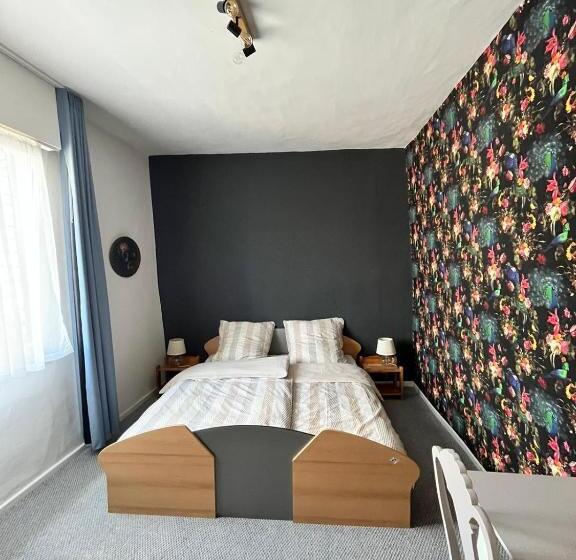 Номер Стандарт, Hostel Burg Hausen