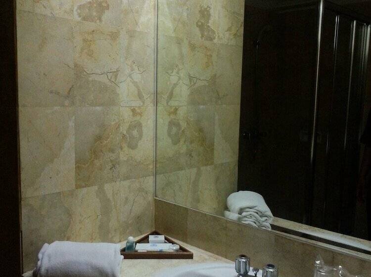 수피리어 룸, Bintang Wisata Mandiri