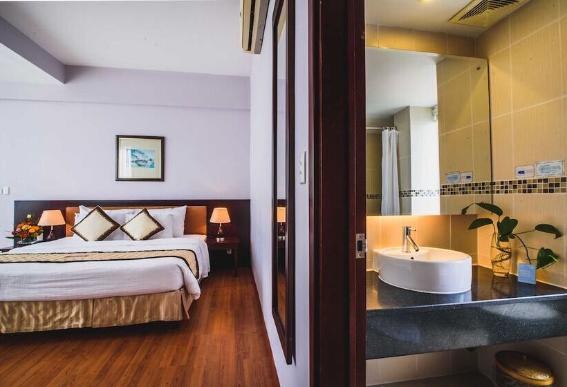 اتاق لوکس با چشم‌انداز شهر, Mondial Hotel Hue