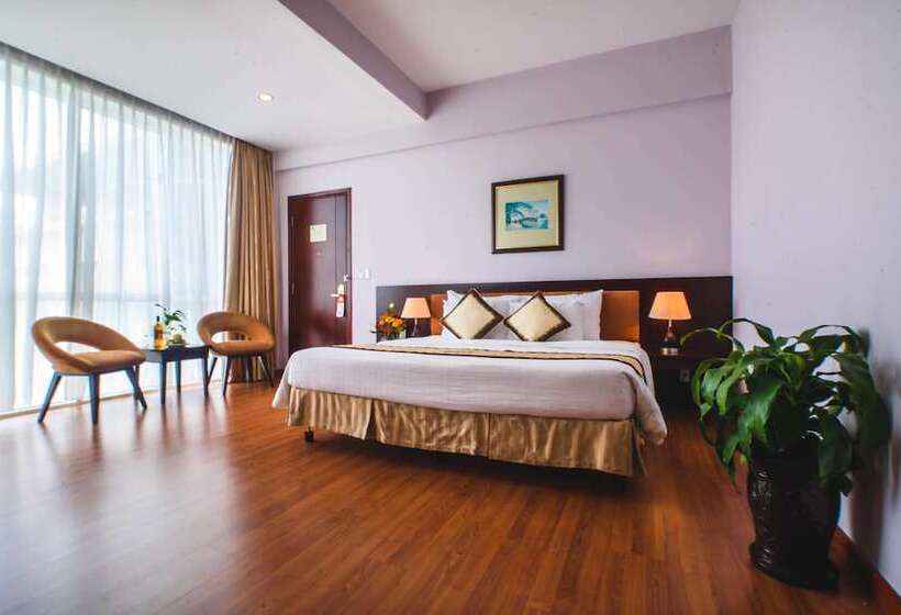 اتاق لوکس با چشم‌انداز شهر, Mondial Hotel Hue