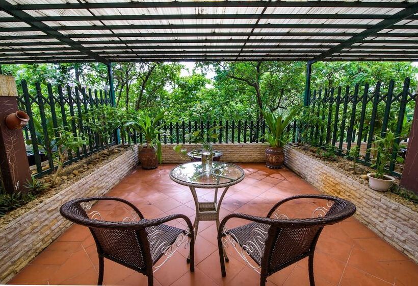 اتاق لوکس با چشم‌انداز باغ, Mondial Hotel Hue