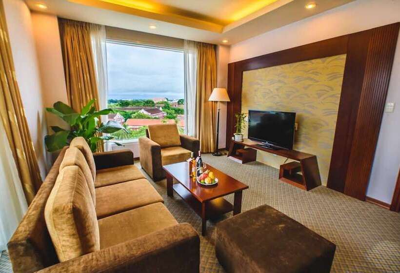 سوئیت با چشم‌انداز رودخانه, Mondial Hotel Hue
